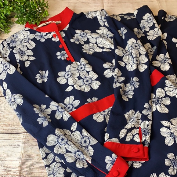 Bold Floral Maxi Dress with long sleeves - Picture 2 of 13